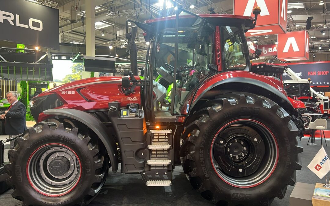 Basak Traktor prezentuje nowe otwarcie gamy modelowej na Agritechnice 2025 w Hanowerze